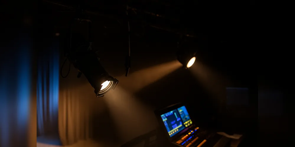 Imagem ilustrativa da imagem Oficinas de Iluminação Cênica estão com inscrições abertas em PG