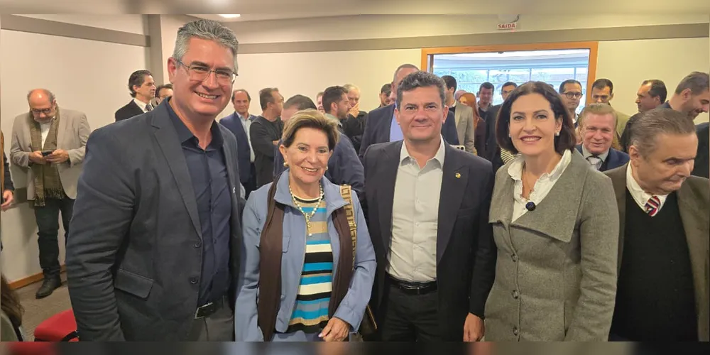 Foto registra encontro entre Julio Küller, Elizabeth Schmidt, Sergio Moro e Cristina Graeml