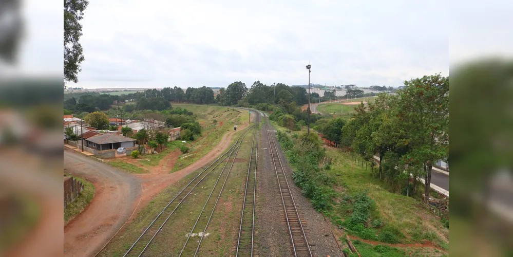 Residências de Ponta Grossa situadas próximo a linha férrea preocupam autoridades