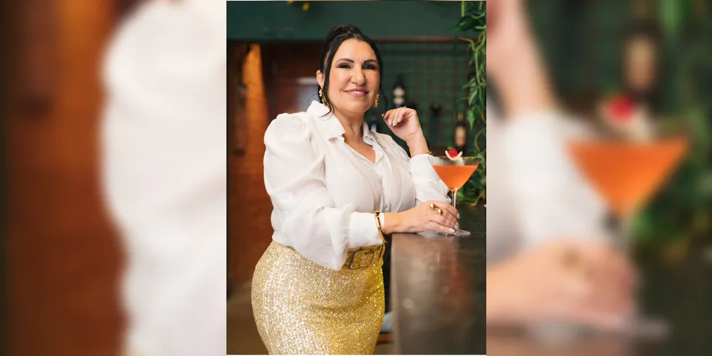 Marlowa Machado Rizental será muito celebrada pela passagem de seu aniversário nesta terça-feira (21). Presença marcante nos eventos sociais da cidade, Marlowa é admirada por seu carisma, elegância e dedicação às causas beneficentes que abraça com tanto empenho.
Da Coluna RC, desejamos a ela um novo ciclo repleto de alegrias, realizações e muito amor.