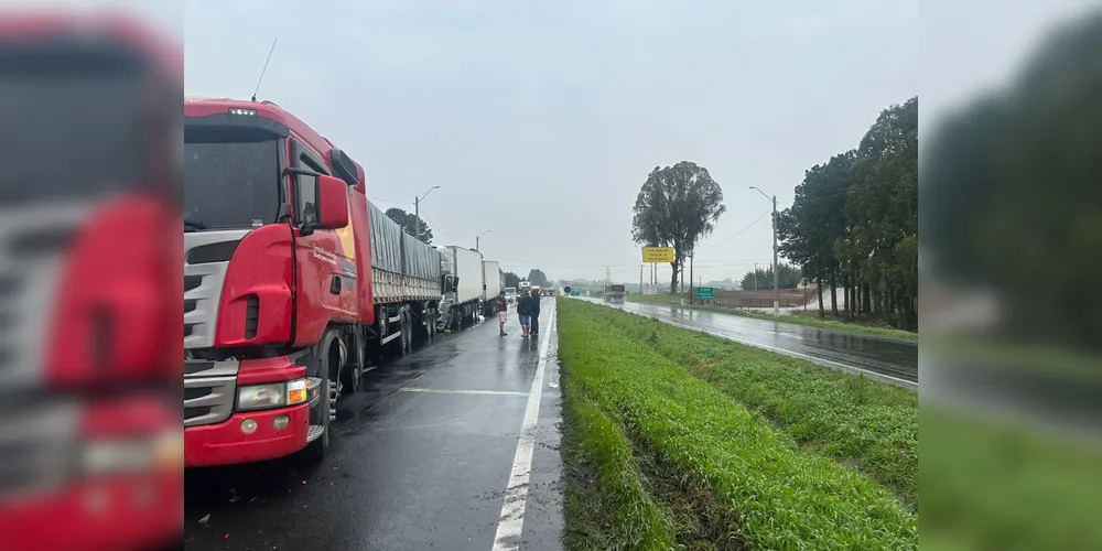 Lentidão ocasiona mais de 10 km de trânsito