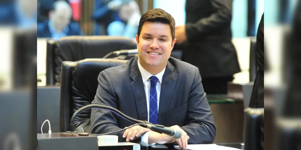 "O Paraná é referência em iluminação de LED. Hoje temos 65% dos municípios com 100% de iluminação em LED", afirma Guto Silva