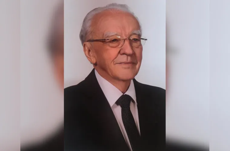 Hilário Devicchi, fundador da Torre Blanca Imóveis, celebrou ontem, 21 de outubro, seus 89 anos de vida. Mais do que um empresário visionário, Hilário é exemplo de coragem, dedicação e generosidade. Ao longo de sua admirável trajetória, transformou sonhos em realidade, impactando a vida de milhares de pessoas e contribuindo de forma marcante para o desenvolvimento de Ponta Grossa. Sua história inspira não apenas no mundo dos negócios, mas também na forma de cuidar das pessoas e da comunidade. Parabéns, Hilário, em nome de todos os colaboradores da Torre Blanca, de sua família e de toda a cidade, que reconhece e celebra seu legado incomparável.