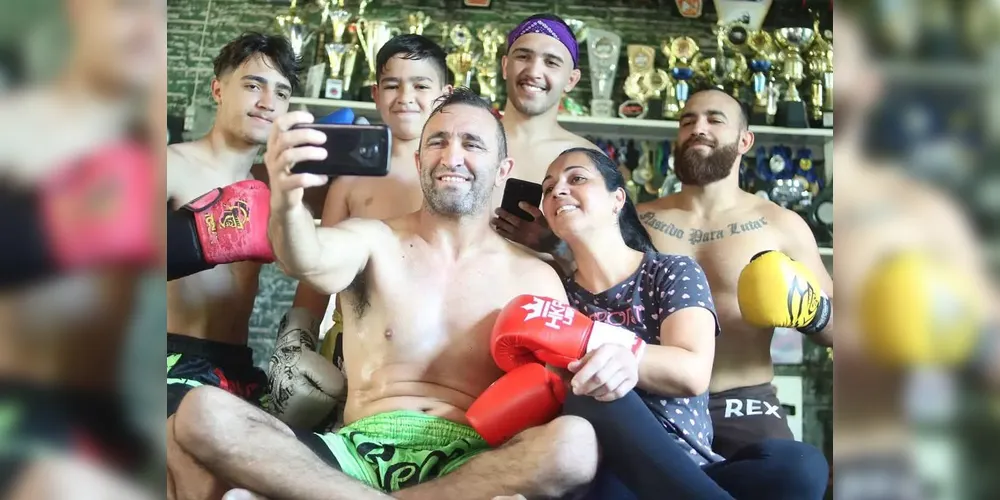 Zappa contará a história de toda a família, e como o próprio fala, dos 'filhos de Sandra'