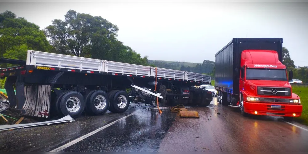 Uma faixa da rodovia está interditada no sentido Ponta Grossa