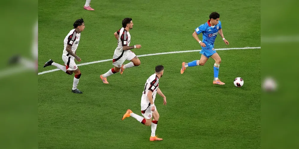 Imagem ilustrativa da imagem Flamengo vence 'Dérbi das Américas' e avança na Copa Intercontinental