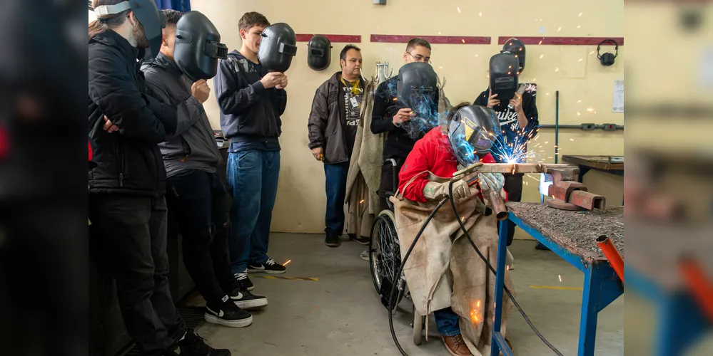 Educação profissional escolas estaduais reabrem matrículas para cursos técnicos no Paraná