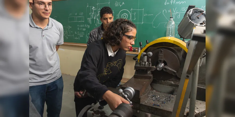 Educação profissional escolas estaduais reabrem matrículas para cursos técnicos no Paraná
