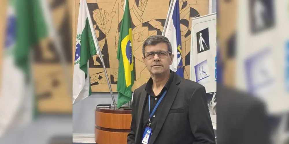 Emerson Silveira, diretor da Agência do Trabalhador, conta sobre ações de confecção de currículos e apoio à inserção no mercado de trabalho.