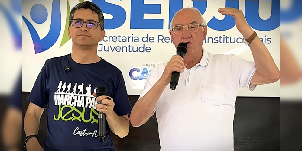 Iniciativa é resultado da Secretaria de Relações Institucionais e Juventude, criada pelo prefeito Reinaldo Cardoso (à direita)