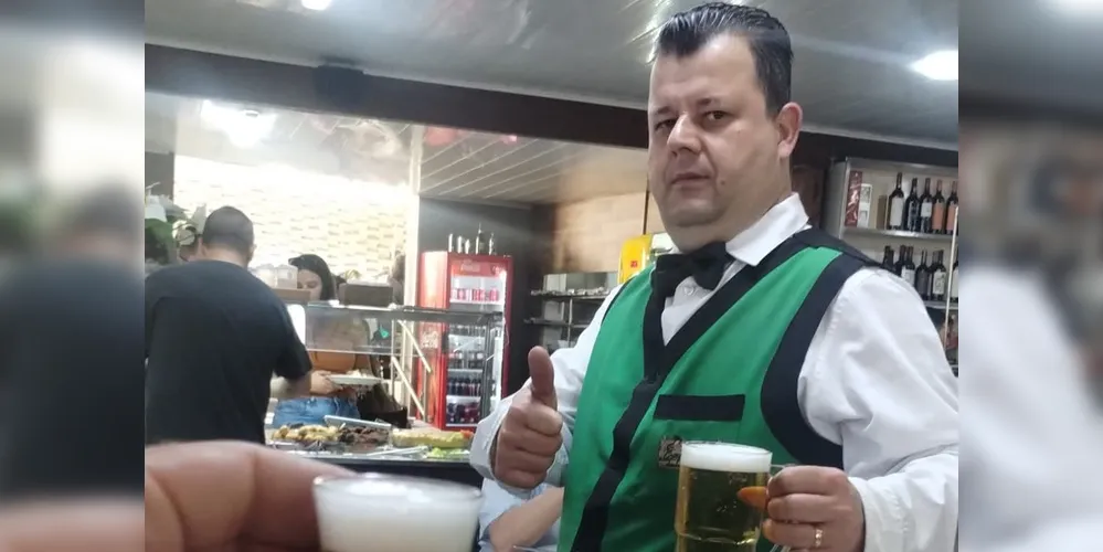 Fábio, durante atividade profissional como Garçom