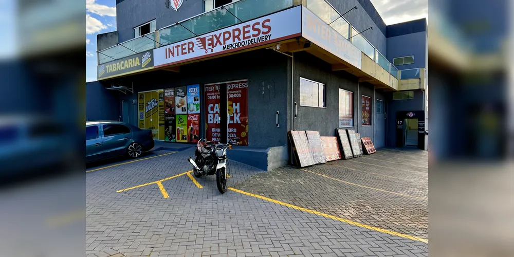 Mercado está instalado na Colônia Dona Luiza, quase na divisa com o bairro de Oficinas