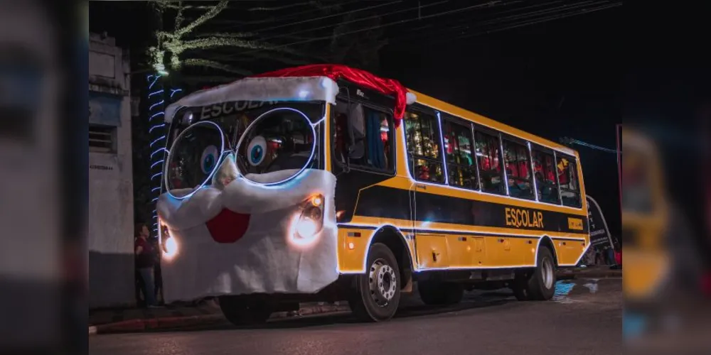 Uma das atrações do Natalque mais tem chamado a atenção é o Ônibus do Noel em Piraí do Sul
