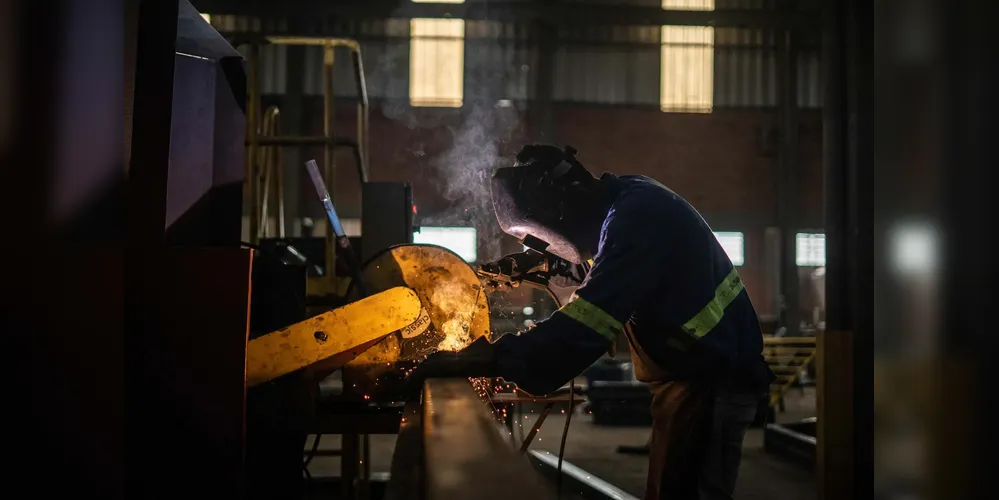 Metalúrgico trabalhando