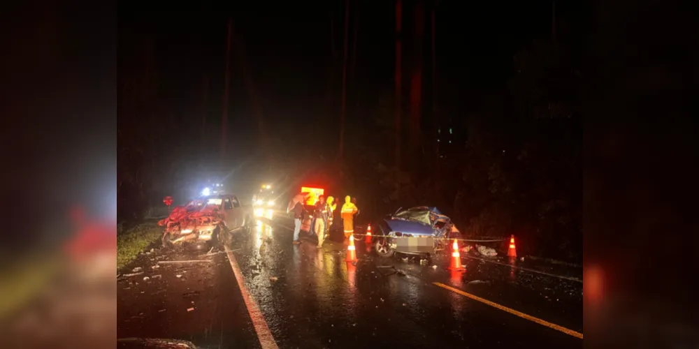 Imagem ilustrativa da imagem Colisão entre três veículos deixa quatro mortos na BR-373 em Guamiranga