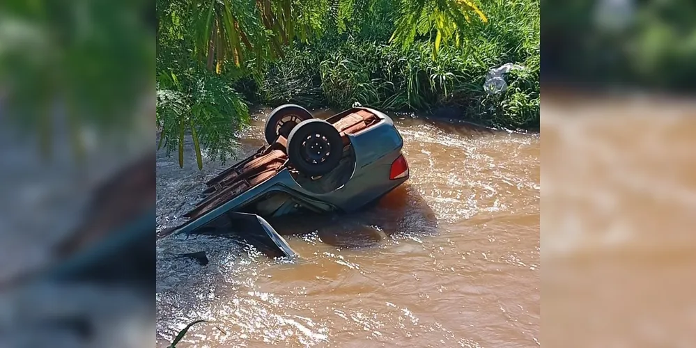 Caro ficou submerso