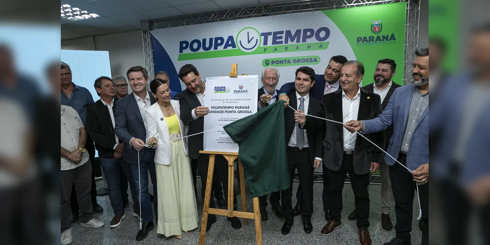 Ratinho Junior inaugurou a unidade do Poupa Tempo em Ponta Grossa em novembro deste ano.