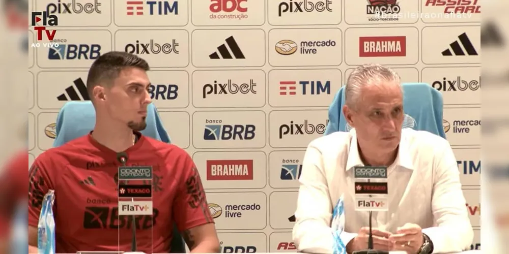 O técnico Tite e seu filho e auxiliar Matheus Bacchi após a vitória do Flamengo
