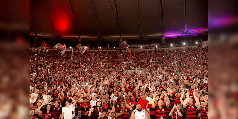 Torcida do Flamengo está ansiosa pelo título do Brasileirão Betano; Rubro-Negro precisa vencer o Ceará para garantir o título