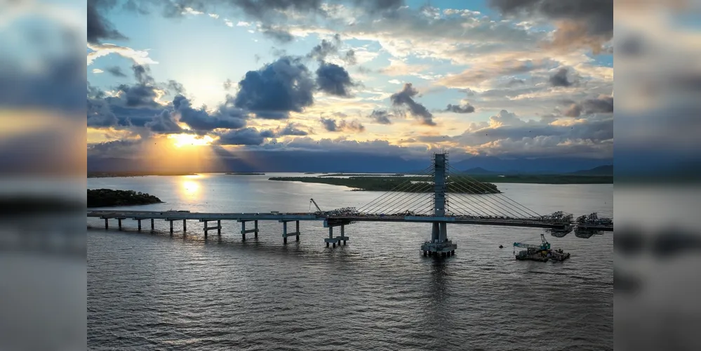 Imagem ilustrativa da imagem Com trecho estaiado quase pronto, Ponte de Guaratuba atinge 91% de execução