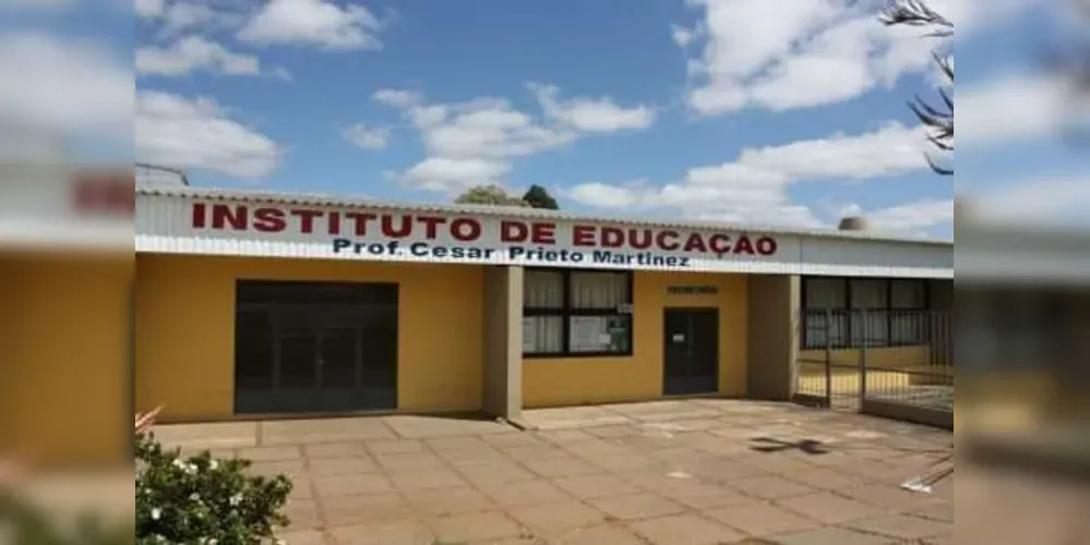 Colégio está localizado na rua Joaquim Paula Xavier