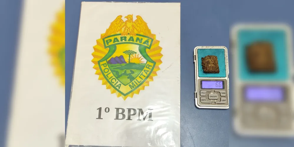 Balança e maconha apreendidos pela polícia