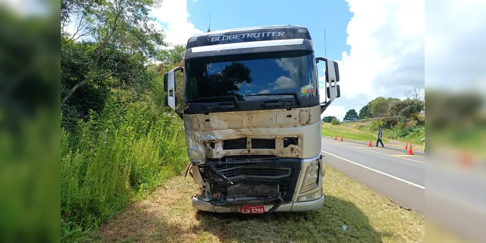 Caminhão envolvido na segunda batida
