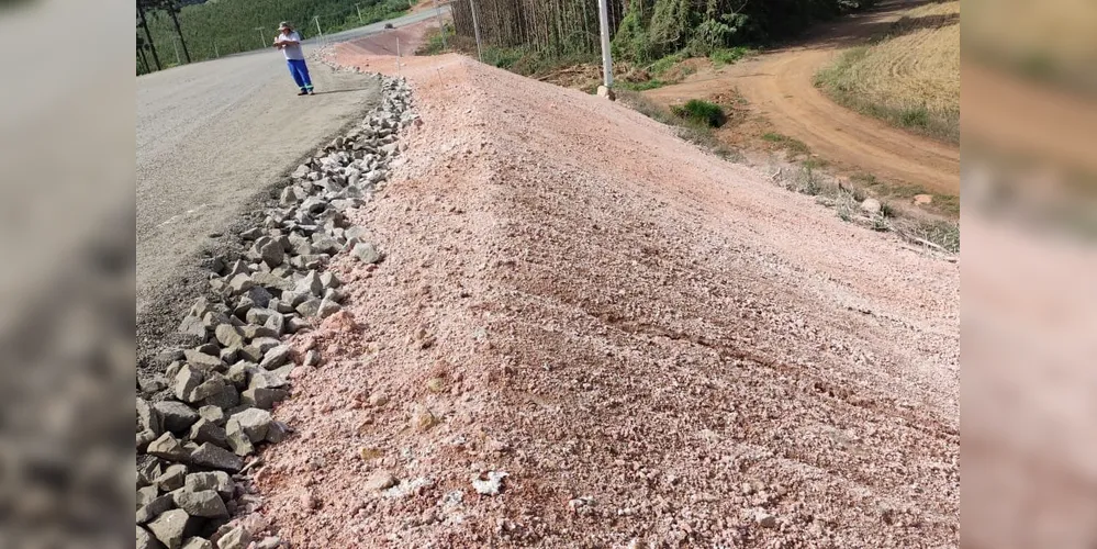 Obras de pavimentação na PR-160