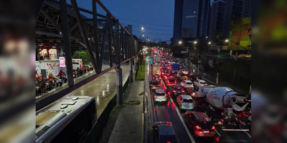 Cidade de São Paulo durante temporal