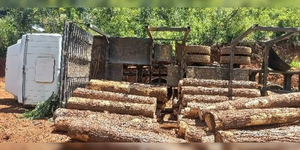 Bruno tentou entrar na cabine, momento em que o veículo tombou e caiu sobre ele