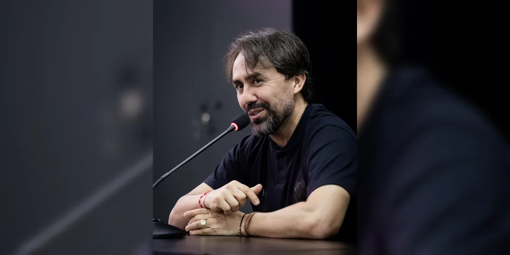 Luizinho Lopes em sua apresentação na tarde desta sexta-feira (23)