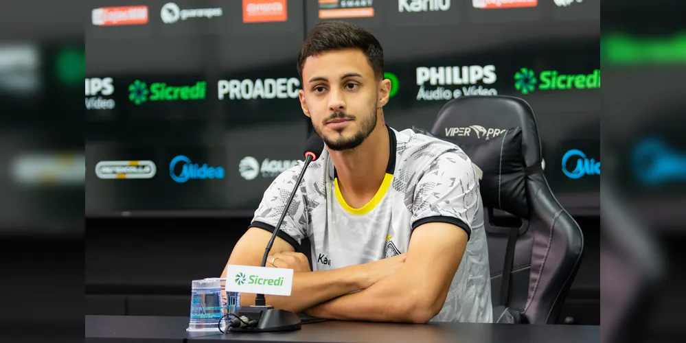 Vinicius Diniz em coletiva de imprensa