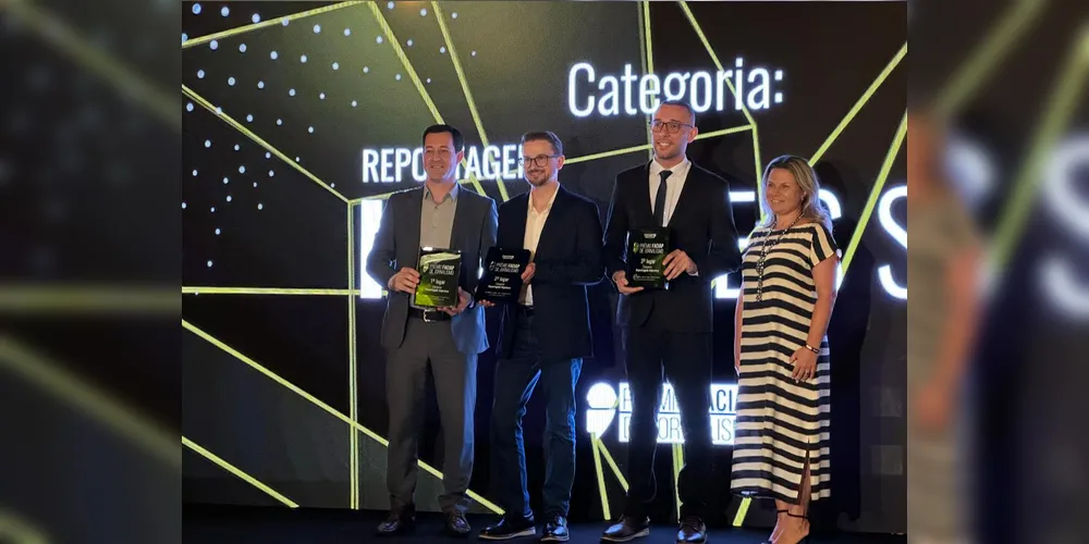 Representante do jornalista Niomar Pereira, Fernando Rogala e Kleber Fernandes receberam os prêmios da da categoria 'Reportagem Impressa'