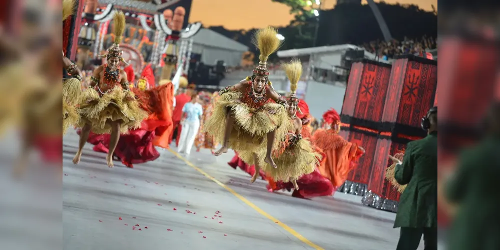Camisa Verde e Branco foi a última escola a entrar no Anhembi no sábado (14)