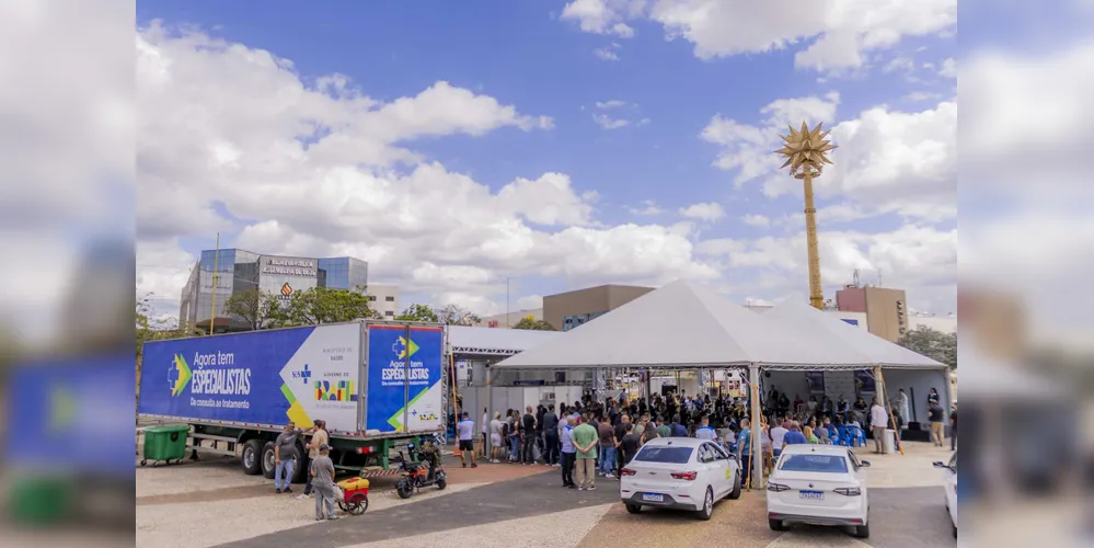 Atendimento em carreta oftalmológica enviada pelo Ministério da Saúde