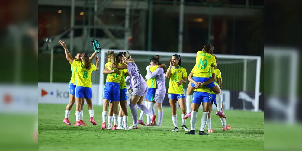 Comemoração após o apito final: a hegemonia da categoria no continente está garantida com o 11º título da competição