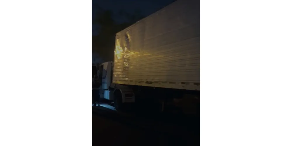 Caminhão utilizado para cometer o crime em Ponta Grossa