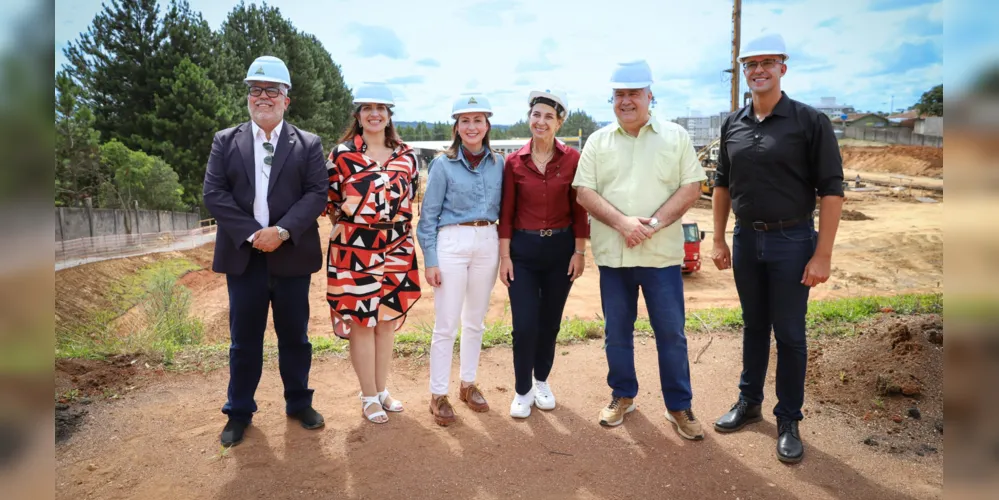 Lideranças municipais e estaduais acompanham o andamento das obras