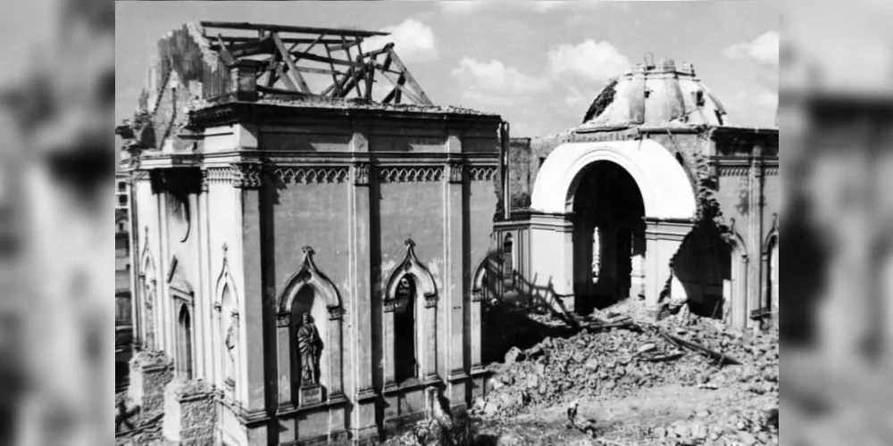 Antiga Catedral foi demolida em 1978 devido à problemas estruturais