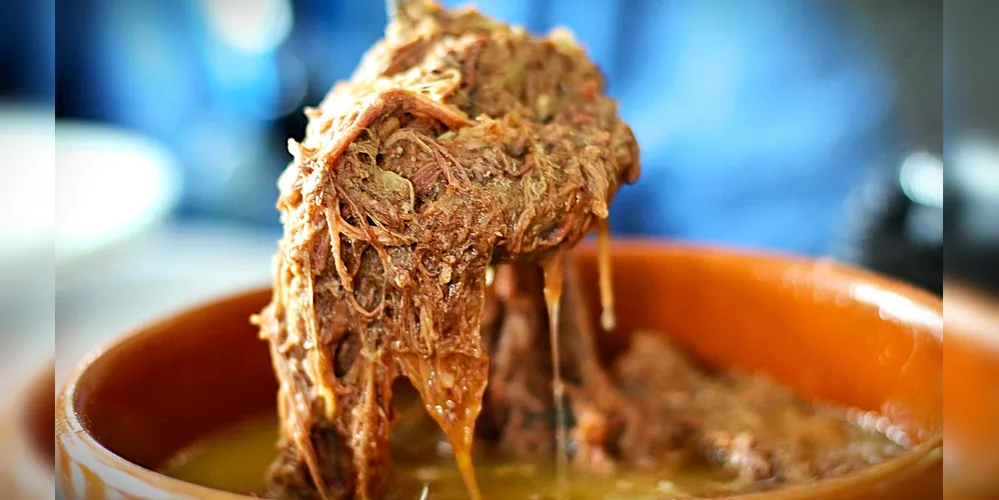 Barreado é um prato típico do município de Morretes