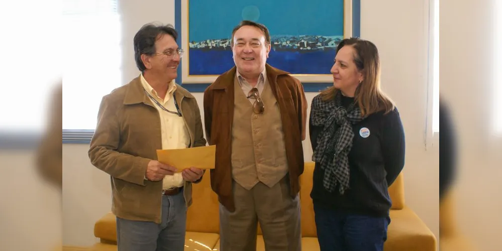 professor Mozart ingressou na UEPG no dia 01 de março de 1988