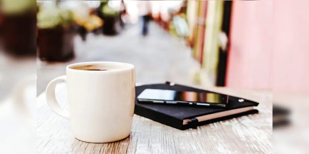 Imagem ilustrativa da imagem Rituais digitais: os hábitos online que entram no automático e dão forma ao dia