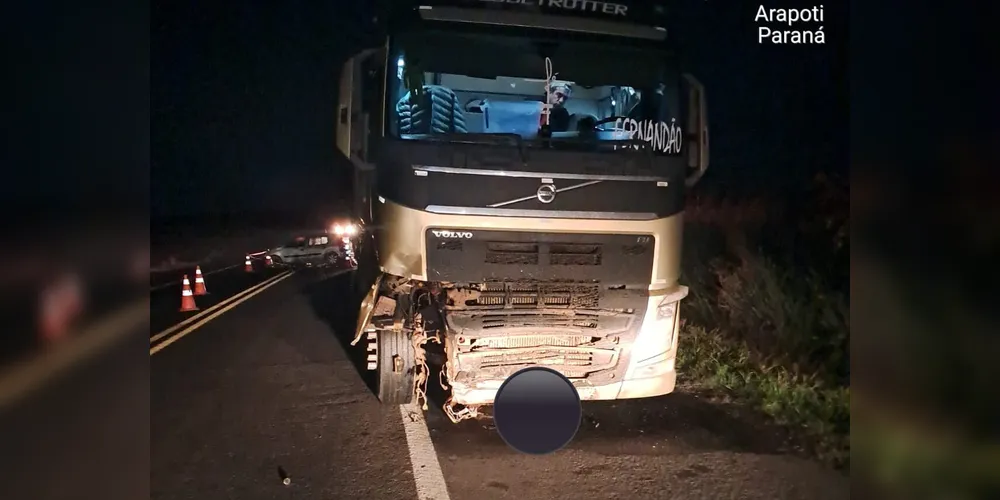 Imagem ilustrativa da imagem Motorista morre após colidir com um caminhão na PR-092