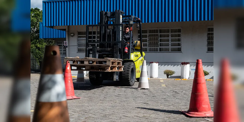 Curso de operador de empilhadeira em Ponta Grossa tem nova turma em agosto.