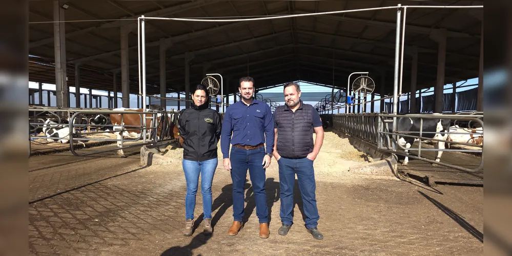 A equipe da Frísia participa do anuário "Caminhos do Paraná", cujo tema central é "A Força do Agro".