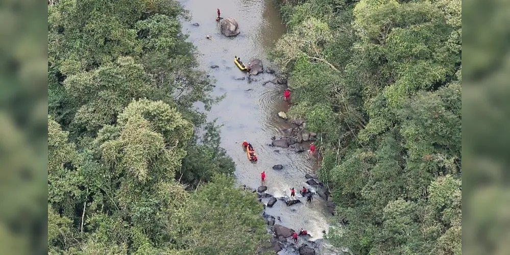 Corpo da fotógrafa Ana Paula Silveira Cardoso foi localizado entre 150 e 200 metros após o Poço Preto, em Sapopema, após cinco dias de buscas