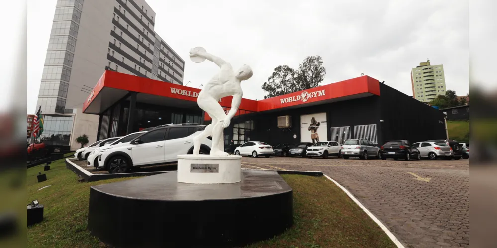 World Gym está localizada na Av. João Manoel dos Santos Ribas, 600