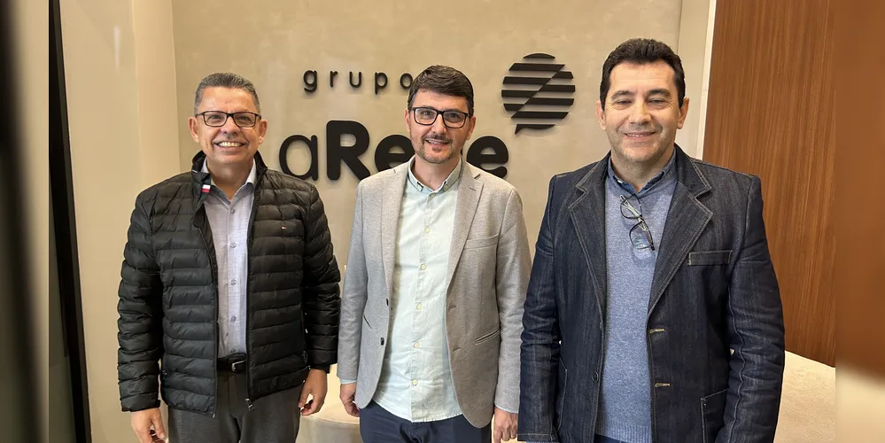 Reitor da UEPG, Miqual Sanches Neto, presidente da Apiesp, Alexandre Webber e Gilmar Ribeiro de Melo, cientista da Unioeste
