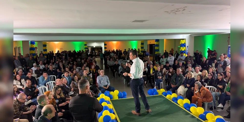 Imagem ilustrativa da imagem Moro, Filipe Barros e Rosangela Moro apresentam propostas no Noroeste do Estado