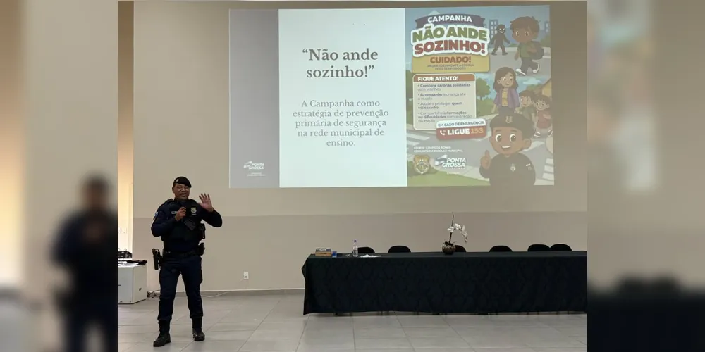 Campanha foi apresentada em uma reunião com a presença de 220 diretores e escriturários da Secretaria Municipal de Educação (SME)